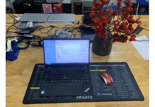 Lenovo Thinkpad X1 Carbon Gen5 i7 
