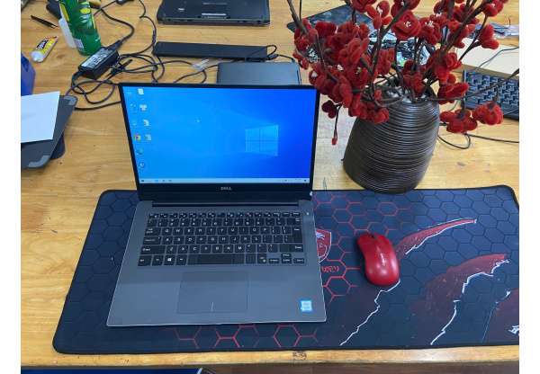 Dell Inspiron 7472 -I5 8350u