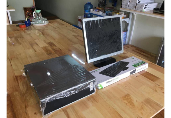 Combo Hp Compaq DC 5700, Lcd hp 19in